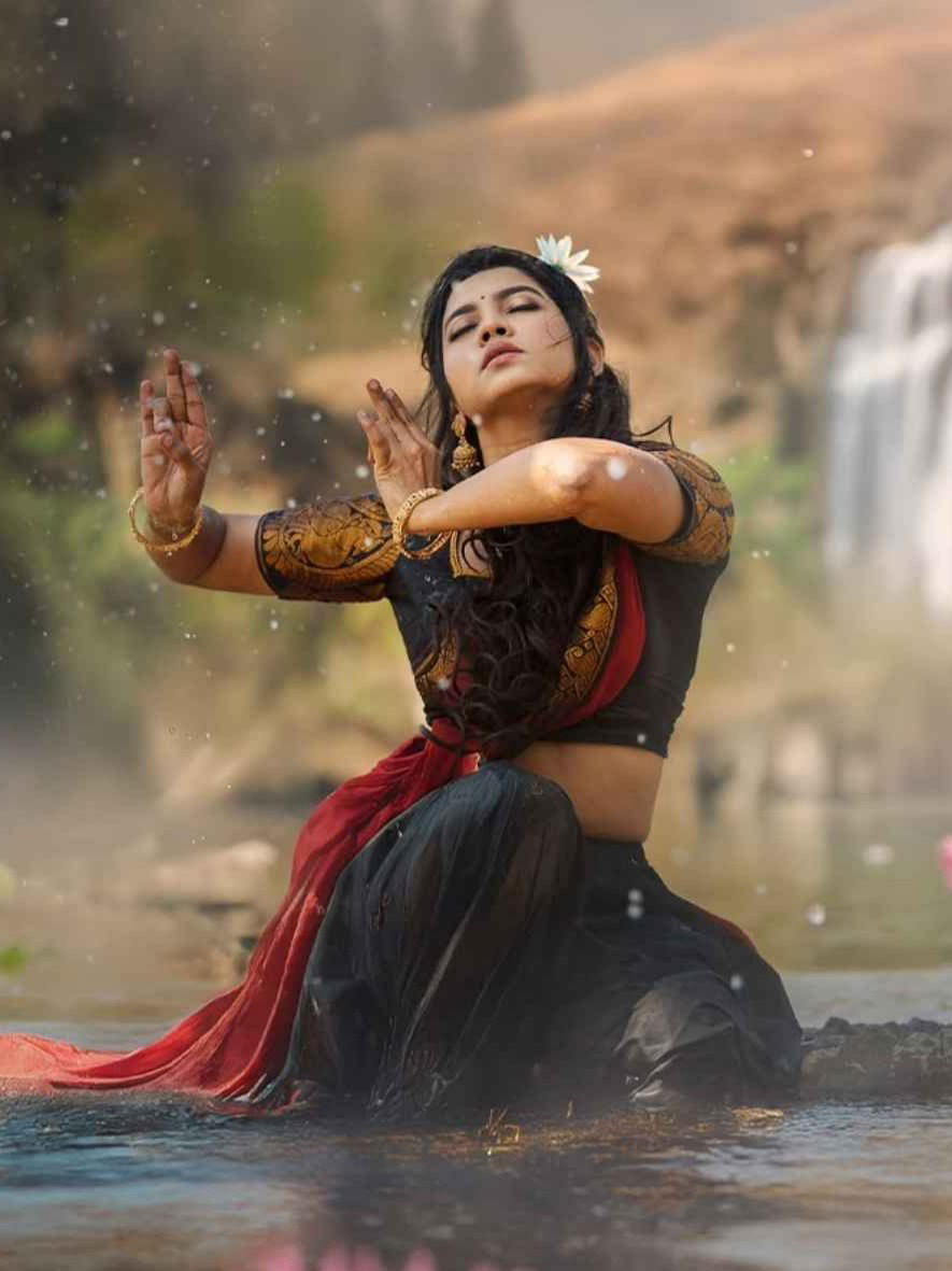 राधे रंग तुझा गोरा! - Marathi News | राधे रंग तुझा गोरा! | Latest Photos at Lokmat.com