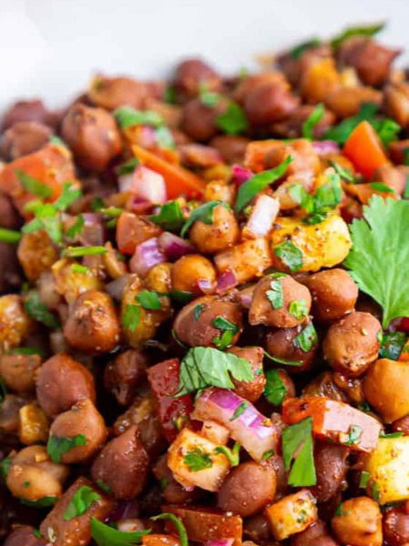 खाणार का काळ्या चण्याची भेळ? पाहा चमचमीत रेसिपी - Marathi News | खाणार का काळ्या चण्याची भेळ? पाहा चमचमीत रेसिपी | Latest Photos at Lokmat.com