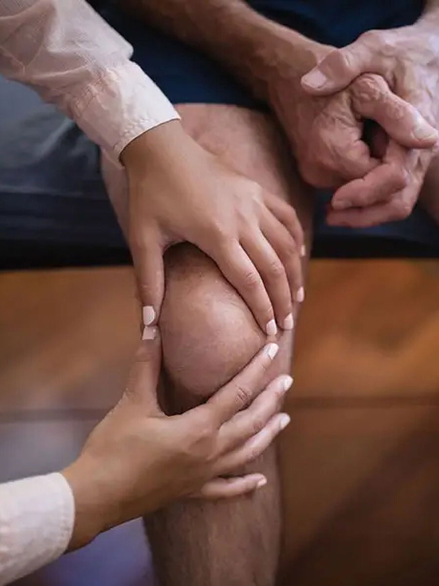 संधिवाताची मुख्य कारणं माहितीयेत का? 'या' गोष्टींकडे करु नका दुर्लक्ष - Marathi News | संधिवाताची मुख्य कारणं माहितीयेत का? 'या' गोष्टींकडे करु नका दुर्लक्ष | Latest Photos at Lokmat.com