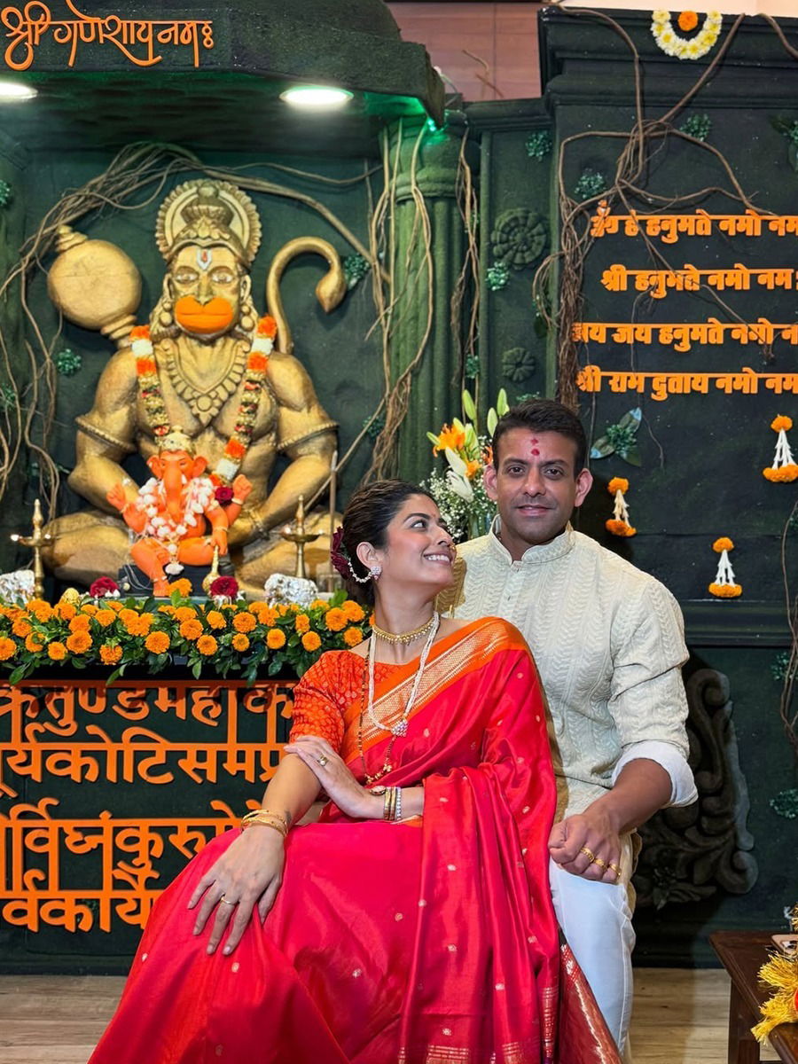 अभिज्ञाकडे हनुमानरुपी बाप्पा विराजमान - Marathi News | अभिज्ञाकडे हनुमानरुपी बाप्पा विराजमान | Latest Photos at Lokmat.com