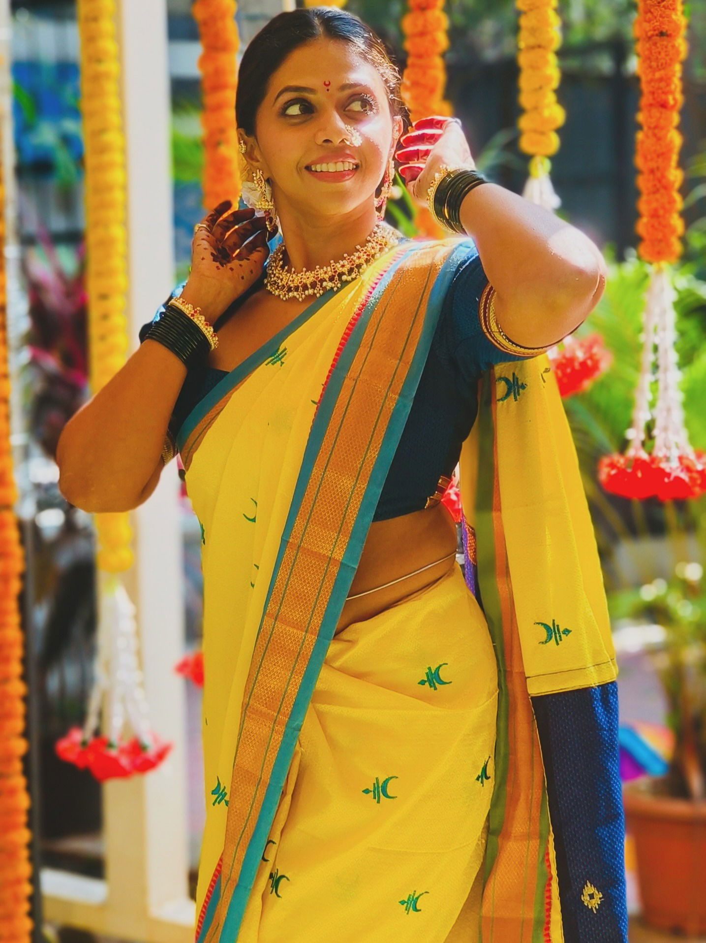 मराठमोळी थोडीशी साधीभोळी!