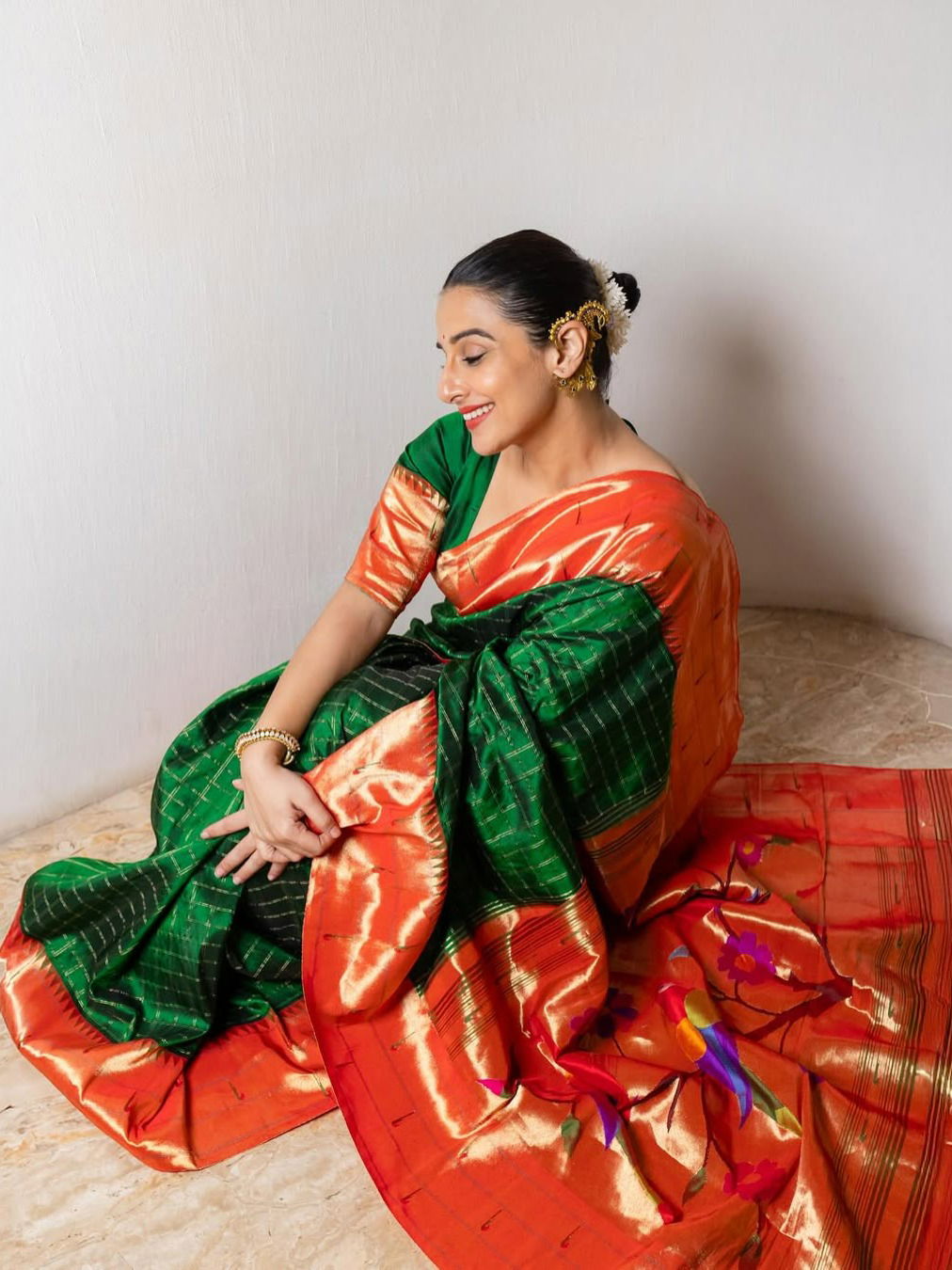 विद्या बालनचा मराठी नखरा! - Marathi News | विद्या बालनचा मराठी नखरा! | Latest Photos at Lokmat.com