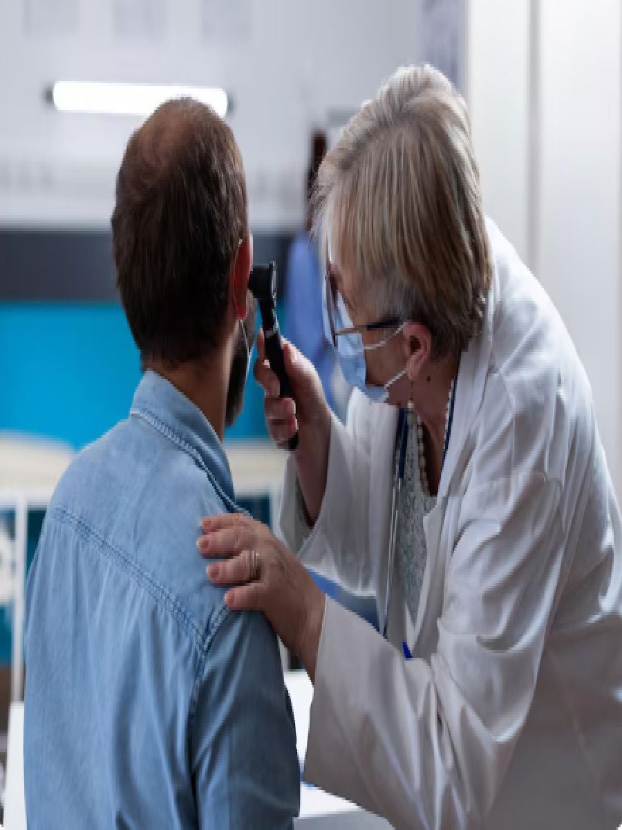 पावसाळ्यात इअरफोनमुळे कानात होईल इन्फेक्शन! - Marathi News | पावसाळ्यात इअरफोनमुळे कानात होईल इन्फेक्शन! | Latest Photos at Lokmat.com