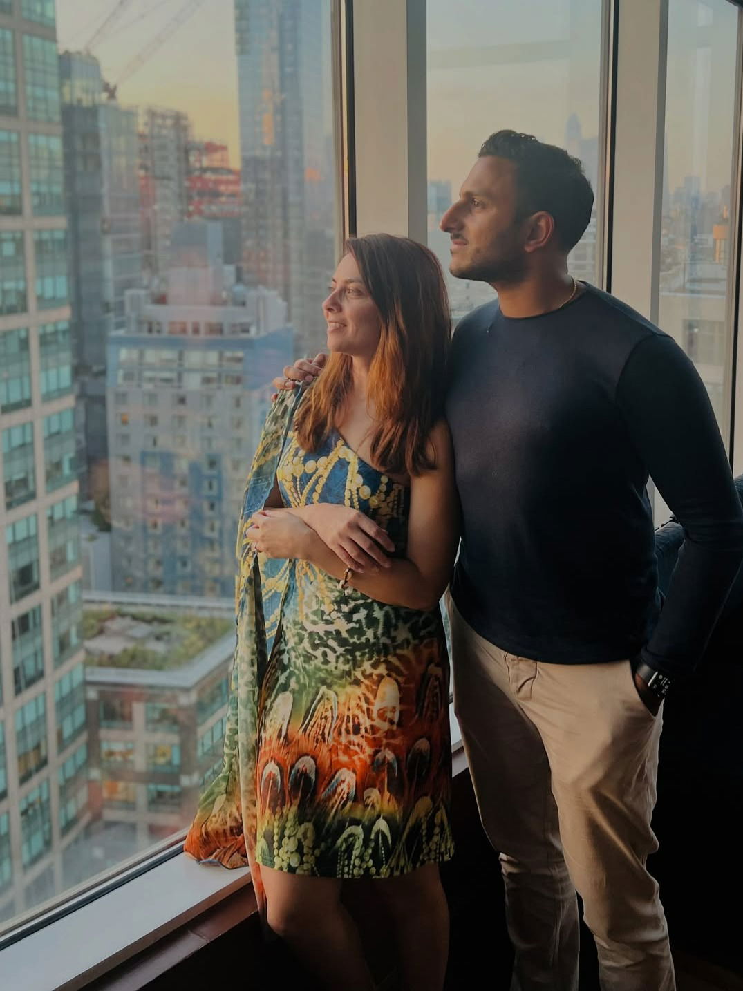 सोनाली कुलकर्णीने शेअर केले नवऱ्यासोबतचे खास फोटो! - Marathi News | सोनाली कुलकर्णीने शेअर केले नवऱ्यासोबतचे खास फोटो! | Latest Photos at Lokmat.com