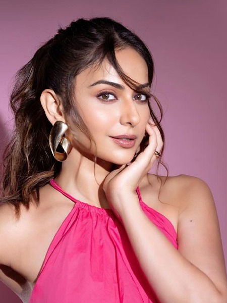 रकुल प्रीत सिंगचा 'ग्लॅम' लूक! - Marathi News | रकुल प्रीत सिंगचा 'ग्लॅम' लूक! | Latest Photos at Lokmat.com