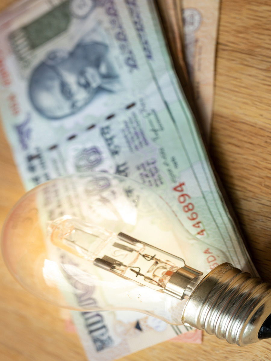 ६१००० पेन्शन हवी? मग १५-५-५ सूत्र वापरा - Marathi News | ६१००० पेन्शन हवी? मग १५-५-५ सूत्र वापरा | Latest Photos at Lokmat.com