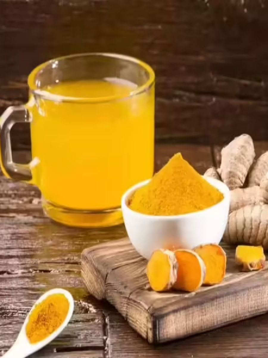 रोज हळदीचं पाणी पिताय? पाहा त्याचे दुष्परिणाम - Marathi News | रोज हळदीचं पाणी पिताय? पाहा त्याचे दुष्परिणाम | Latest Photos at Lokmat.com