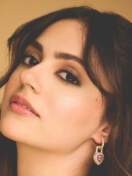 क्या खूब लगती हो, बडी सुंदर दिखती हो! - Marathi News | क्या खूब लगती हो, बडी सुंदर दिखती हो! | Latest Photos at Lokmat.com