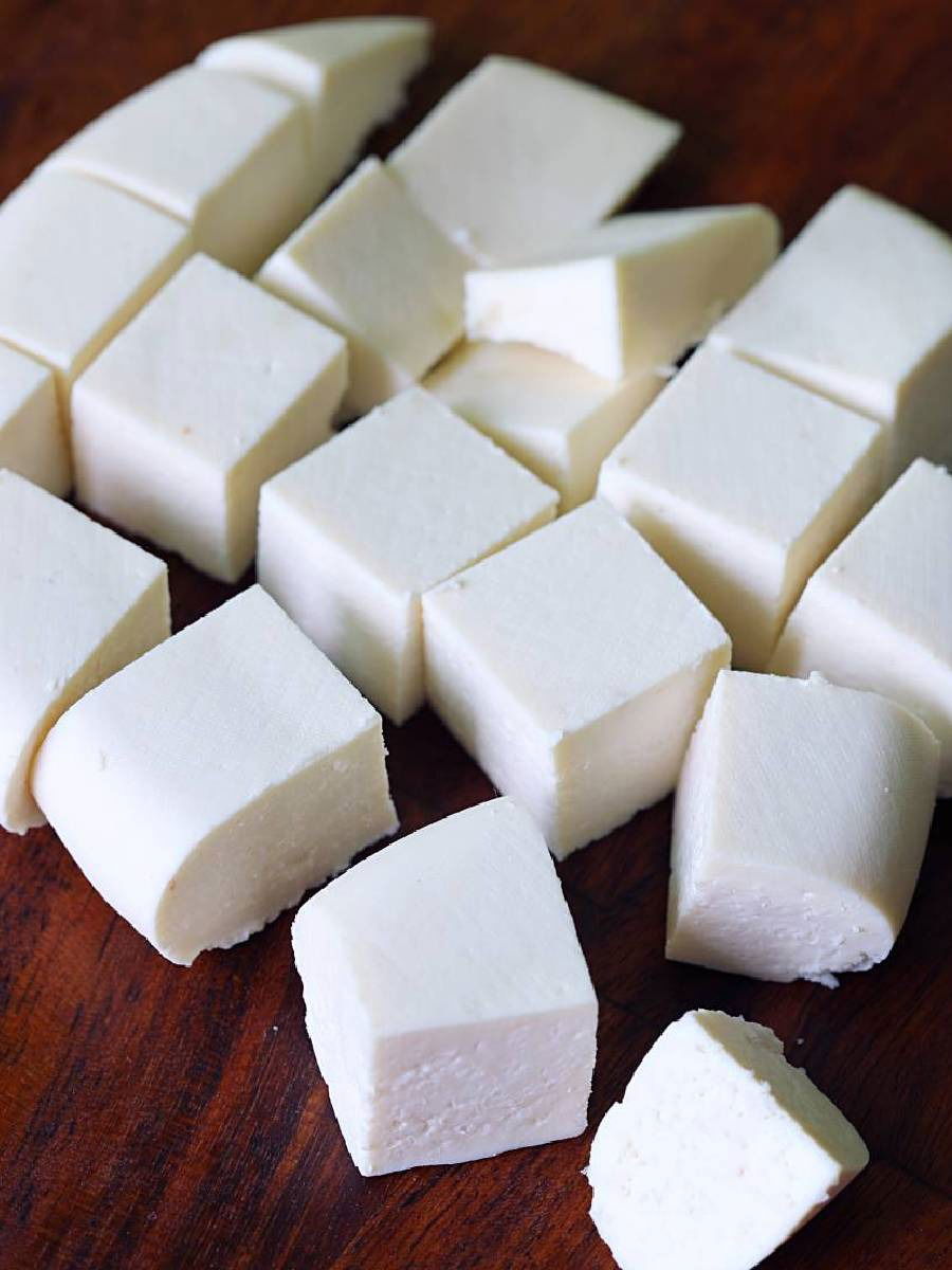 पनीर कसे बनवतात? प्रक्रिया जाणून घ्या - Marathi News | पनीर कसे बनवतात? प्रक्रिया जाणून घ्या | Latest Photos at Lokmat.com