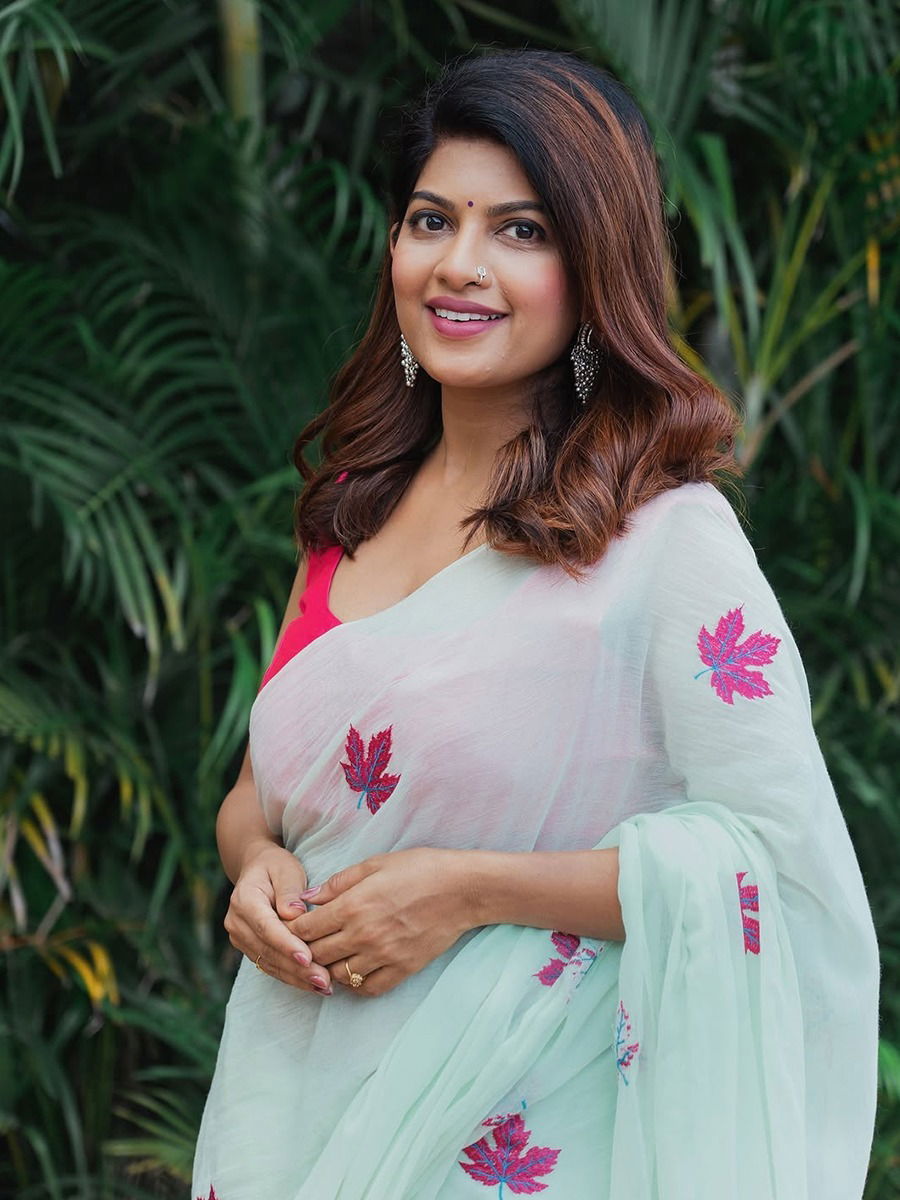 तुझ्यात जीव रंगला...! - Marathi News | तुझ्यात जीव रंगला...! | Latest Photos at Lokmat.com