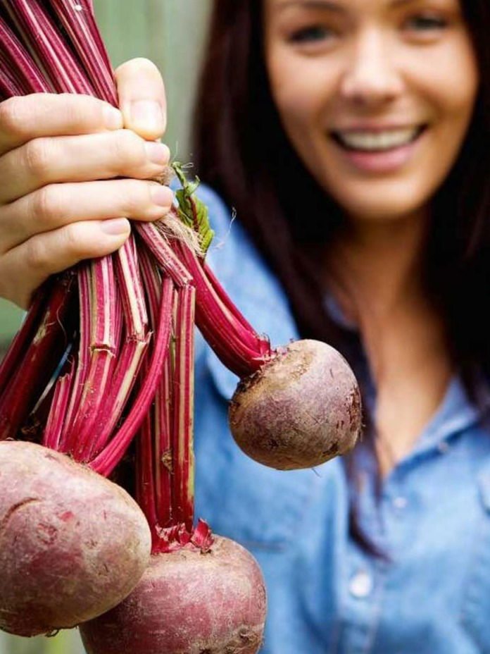 थंडीत बीटरूट खाण्याचे 'हे'चमत्कारिक फायदे - Marathi News | थंडीत बीटरूट खाण्याचे 'हे'चमत्कारिक फायदे | Latest Photos at Lokmat.com