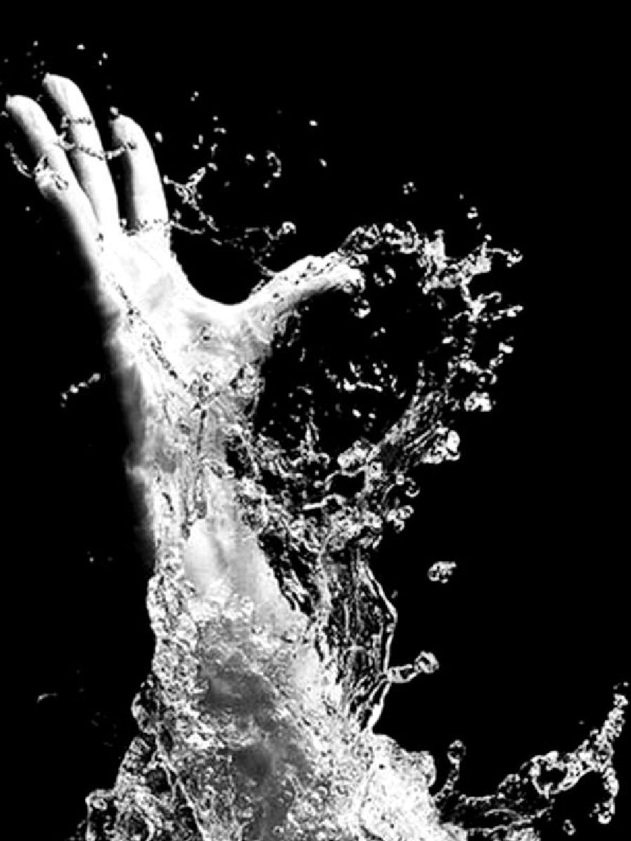 पाण्यात बाेटांना सुरकुत्या का पडतात? - Marathi News | पाण्यात बाेटांना सुरकुत्या का पडतात? | Latest Photos at Lokmat.com