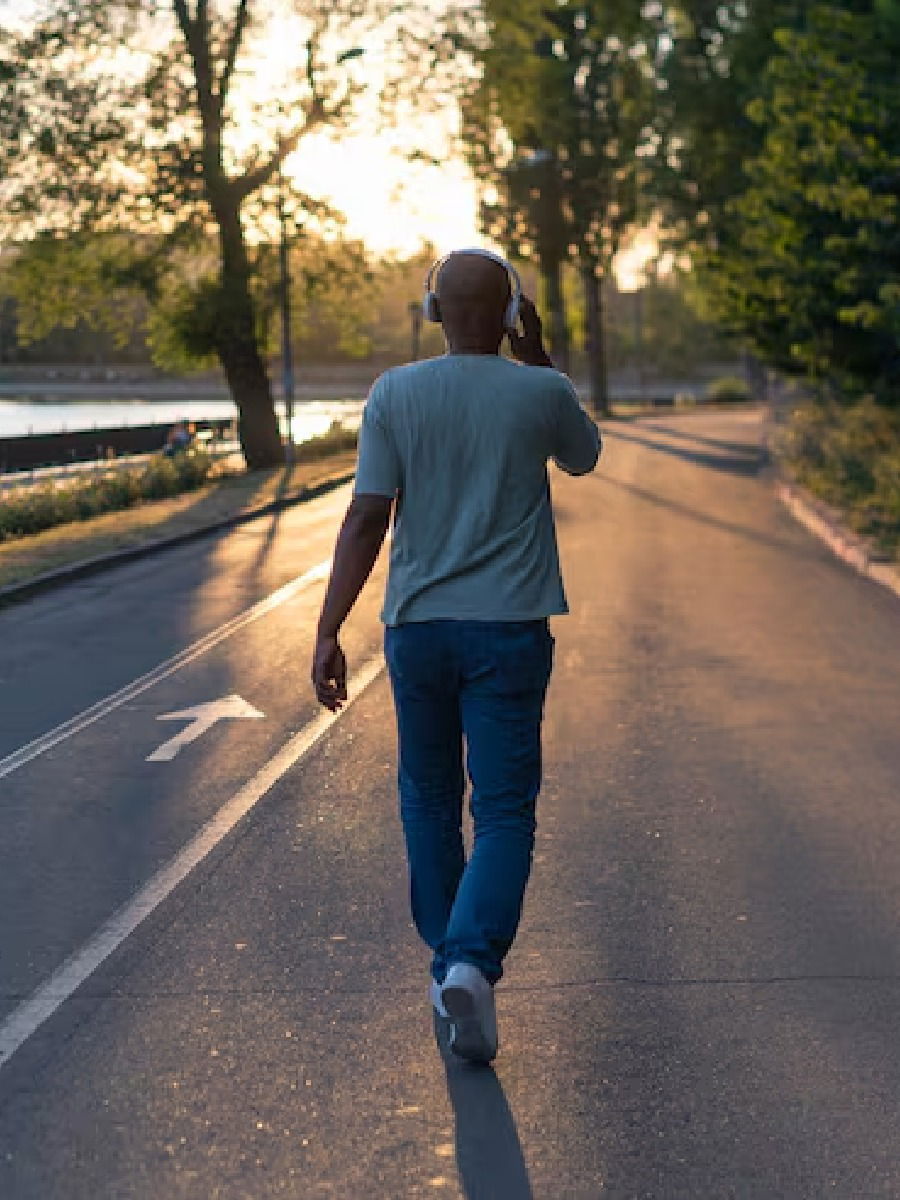 मॉर्निंग वॉक करण्याचे फायदे - Marathi News | मॉर्निंग वॉक करण्याचे फायदे | Latest Photos at Lokmat.com