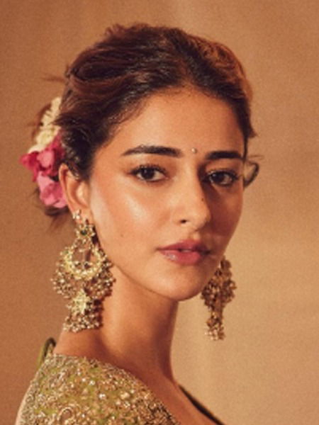 सादगी तो हमारी जरा देखिए...! - Marathi News | सादगी तो हमारी जरा देखिए...! | Latest Photos at Lokmat.com