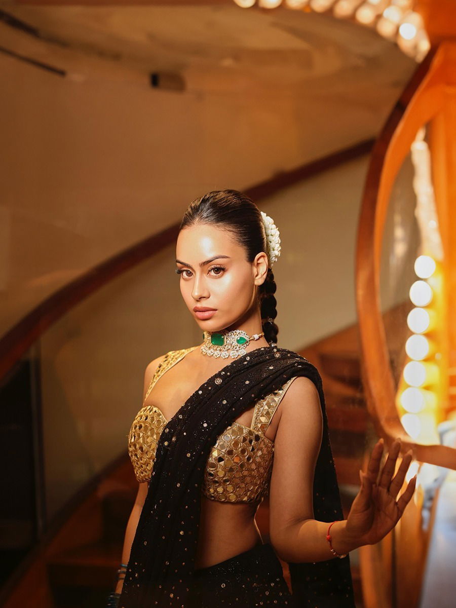 देसी गर्ल..!!