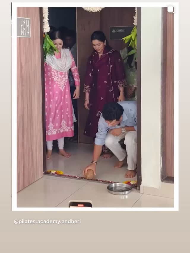 अर्जुन तेंडुलकरच्या साखरपुड्याची चर्चा! आता सारानंही शेअर केली खास स्टोरी - Marathi News | अर्जुन तेंडुलकरच्या साखरपुड्याची चर्चा! आता सारानंही शेअर केली खास स्टोरी | Latest Photos at Lokmat.com