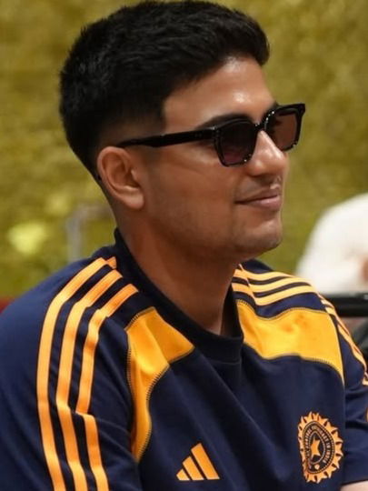 कॅप्टनसह टीम इंडियातील खेळाडूंचा कडक Look - Marathi News | कॅप्टनसह टीम इंडियातील खेळाडूंचा कडक Look | Latest Photos at Lokmat.com