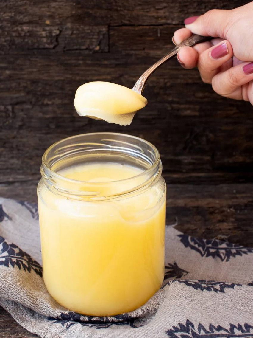 कोलेस्ट्रॉल वाढवणारं तूप कोणतं, गाईचं की म्हशीचं? - Marathi News | कोलेस्ट्रॉल वाढवणारं तूप कोणतं, गाईचं की म्हशीचं? | Latest Photos at Lokmat.com