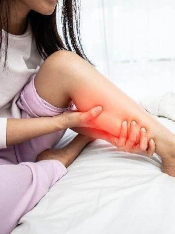 वारंवार पाय दुखाताहेत? करा 'हे' भन्नाट उपाय - Marathi News | वारंवार पाय दुखाताहेत? करा 'हे' भन्नाट उपाय | Latest Photos at Lokmat.com