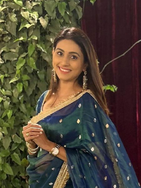 'डिंपल क्वीन' रेश्मा शिंदेचं भूरळ घालणारं सौंदर्य! 'डिंपल क्वीन' रेश्मा शिंदेचं भूरळ घालणारं सौंदर्य!