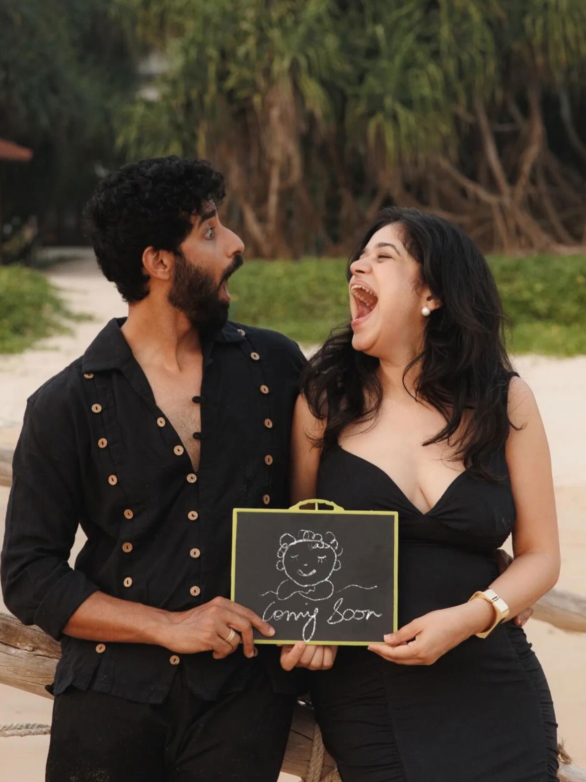 प्रसिद्ध अभिनेता होणार बाबा, पत्नीसह केलं खास फोटोशूट - Marathi News | प्रसिद्ध अभिनेता होणार बाबा, पत्नीसह केलं खास फोटोशूट | Latest Photos at Lokmat.com