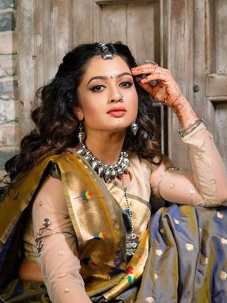 क्या खूब लगती हो, बडी सुंदर दिखती हो..! - Marathi News | क्या खूब लगती हो, बडी सुंदर दिखती हो..! | Latest Photos at Lokmat.com