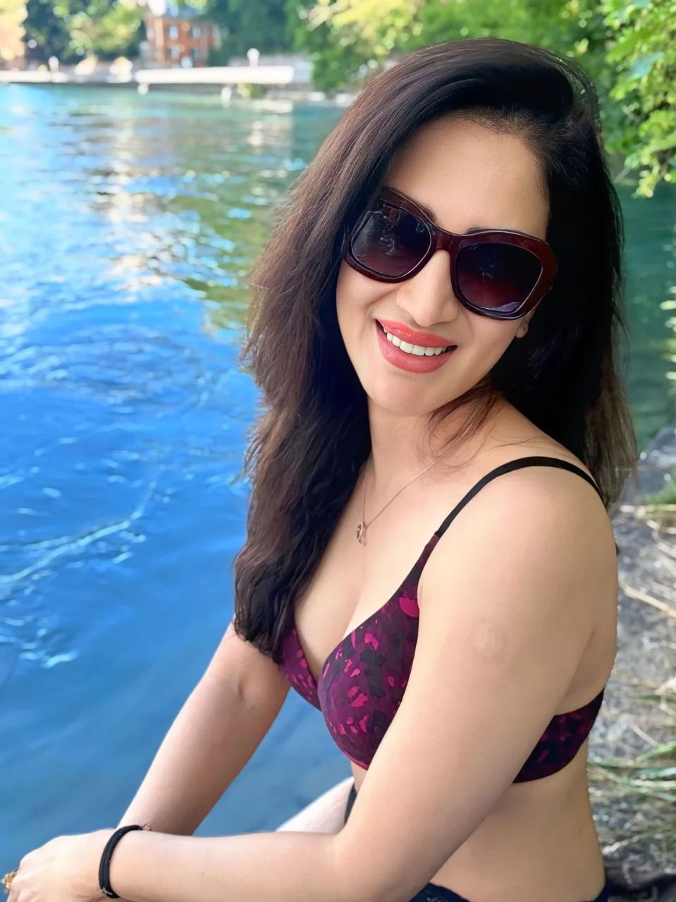 प्रसिद्ध मराठी अभिनेत्रीचं बिकिनीमध्ये फोटोशूट - Marathi News | प्रसिद्ध मराठी अभिनेत्रीचं बिकिनीमध्ये फोटोशूट | Latest Photos at Lokmat.com