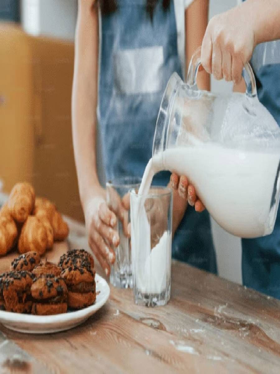 कॅल्शियमचे अति सेवन हृदयासाठी धोकादायक? जाणून घ्या - Marathi News | कॅल्शियमचे अति सेवन हृदयासाठी धोकादायक? जाणून घ्या | Latest Photos at Lokmat.com