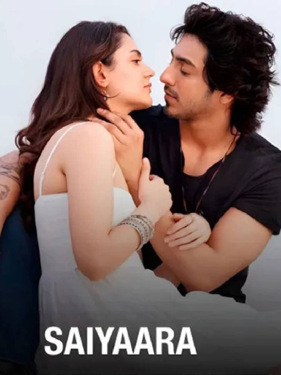 Saiyaara: अहान-अनीतला किती पैसे मिळाले? - Marathi News | Saiyaara: अहान-अनीतला किती पैसे मिळाले? | Latest Photos at Lokmat.com