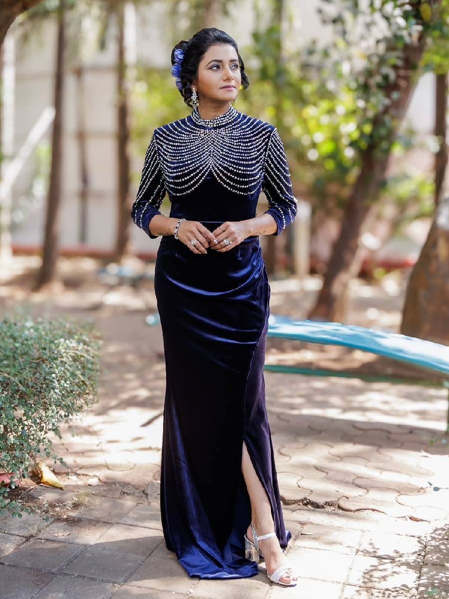 जुई गडकरीची अनोखी फॅशन! - Marathi News | जुई गडकरीची अनोखी फॅशन! | Latest Photos at Lokmat.com