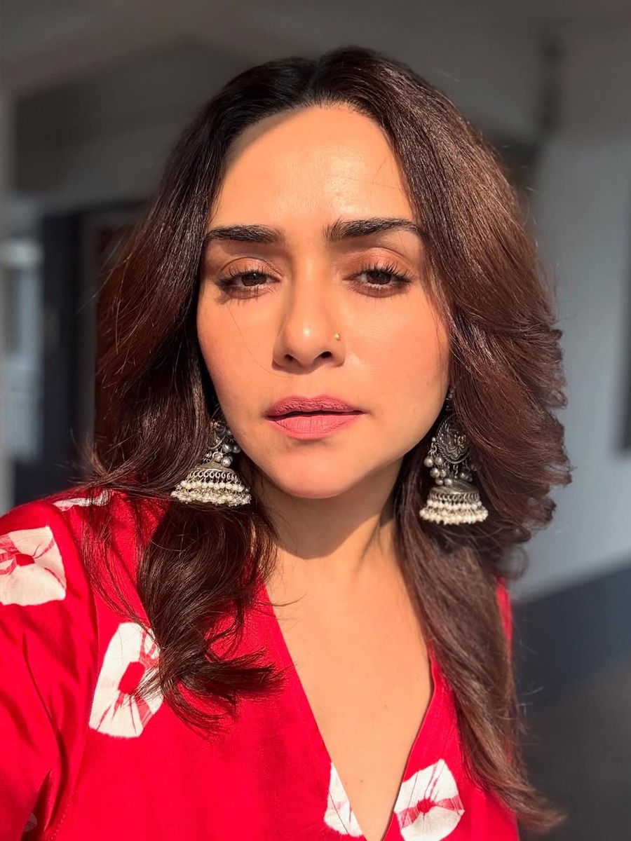 'चंद्रमुखी'च्या ग्लॅमरस अदा! 'चंद्रमुखी'च्या ग्लॅमरस अदा!