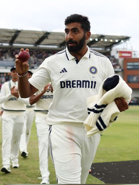 बुमराहचा विक्रमी 'पंजा'; जाणून घ्या खास रेकॉर्ड - Marathi News | बुमराहचा विक्रमी 'पंजा'; जाणून घ्या खास रेकॉर्ड | Latest Photos at Lokmat.com