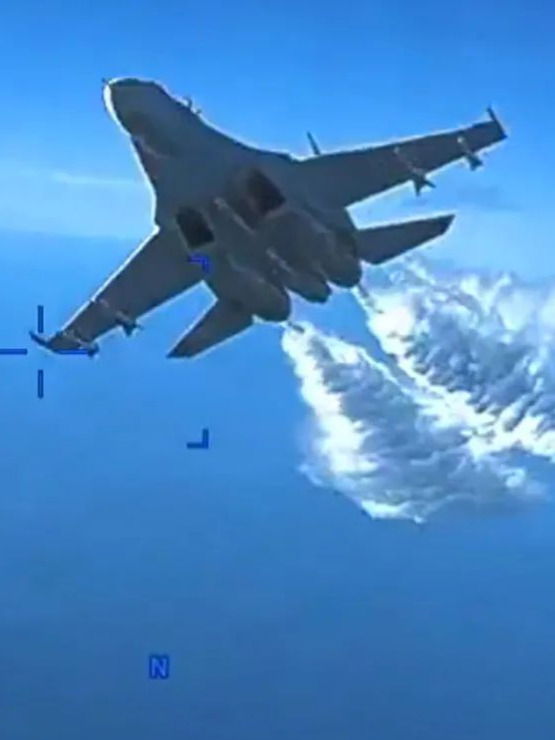 लढाऊ विमानाचे इंधन आणखी कुठे कुठे वापरता येते? - Marathi News | लढाऊ विमानाचे इंधन आणखी कुठे कुठे वापरता येते? | Latest Photos at Lokmat.com