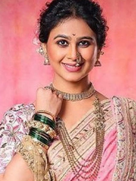 नवरात्रीत नेसण्यासाठी तुमच्याकडे हव्याच या ९ प्रकारच्या साड्या... - Marathi News | नवरात्रीत नेसण्यासाठी तुमच्याकडे हव्याच या ९ प्रकारच्या साड्या... | Latest Photos at Lokmat.com