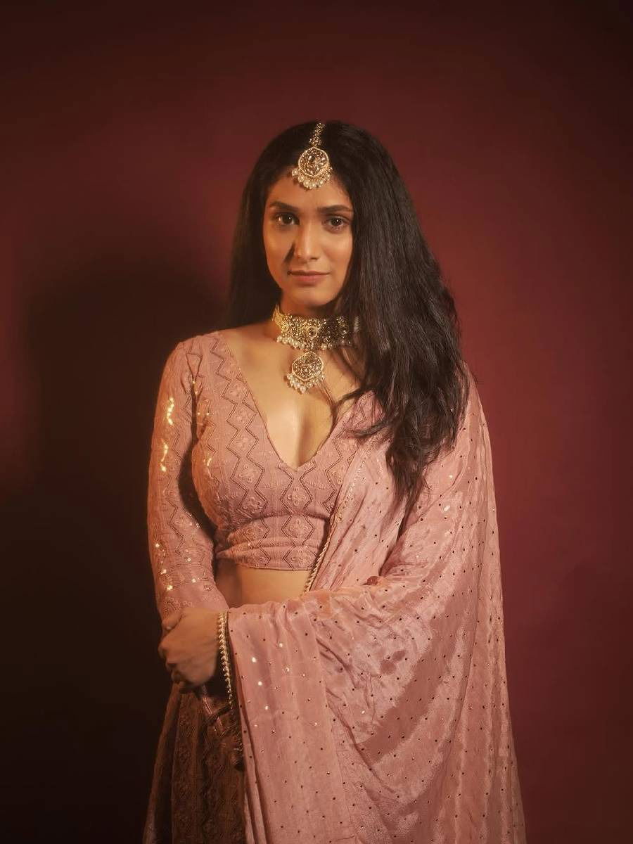 लेहेंग्यात प्रियदर्शिनी दिसतेय खूपच सुंदर! - Marathi News | लेहेंग्यात प्रियदर्शिनी दिसतेय खूपच सुंदर! | Latest Photos at Lokmat.com