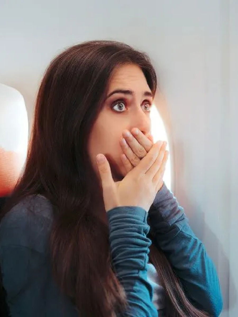 इलेक्ट्रीक बसमध्येही मळमळतं? ही आहेत त्यामागची खरी कारणं - Marathi News | इलेक्ट्रीक बसमध्येही मळमळतं? ही आहेत त्यामागची खरी कारणं | Latest Photos at Lokmat.com