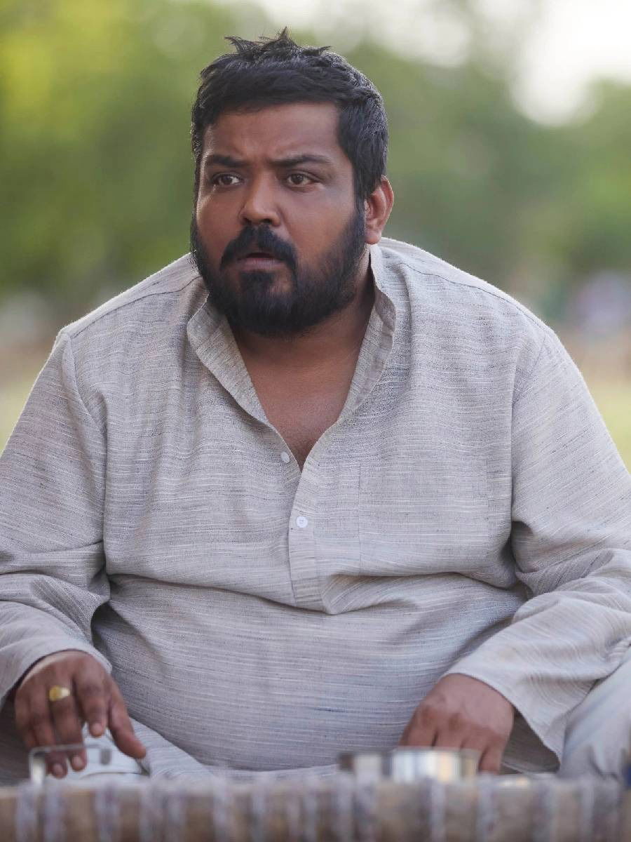 १० रुपये देऊन स्टेशनवर झोपायचा प्रल्हाद - Marathi News | १० रुपये देऊन स्टेशनवर झोपायचा प्रल्हाद | Latest Photos at Lokmat.com