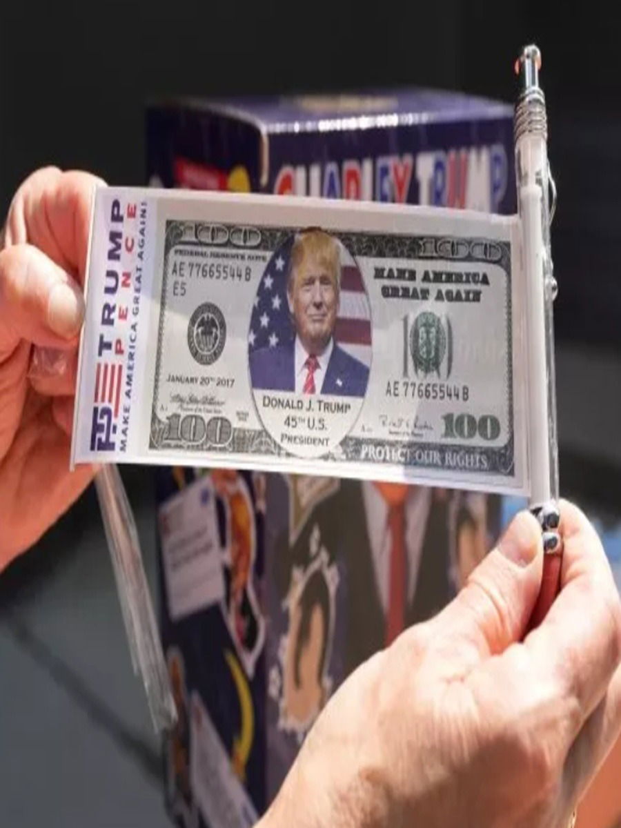 कच्चं तेल हे फक्त निमित्त, संपूर्ण खेळ 'डॉलर'चा आहे - Marathi News | कच्चं तेल हे फक्त निमित्त, संपूर्ण खेळ 'डॉलर'चा आहे | Latest Photos at Lokmat.com