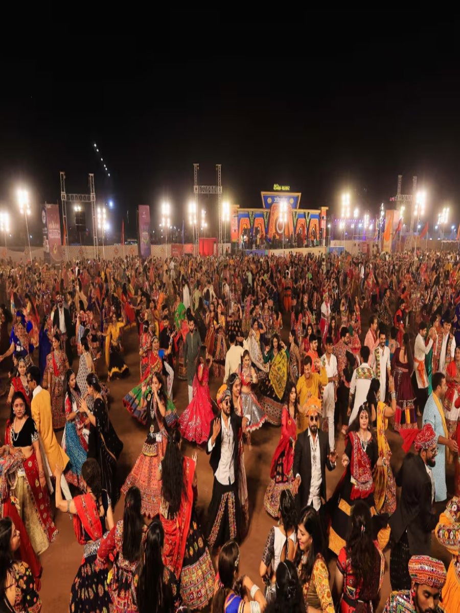 गरबा खेळताना हार्ट अटॅकचा धोका - Marathi News | गरबा खेळताना हार्ट अटॅकचा धोका | Latest Photos at Lokmat.com