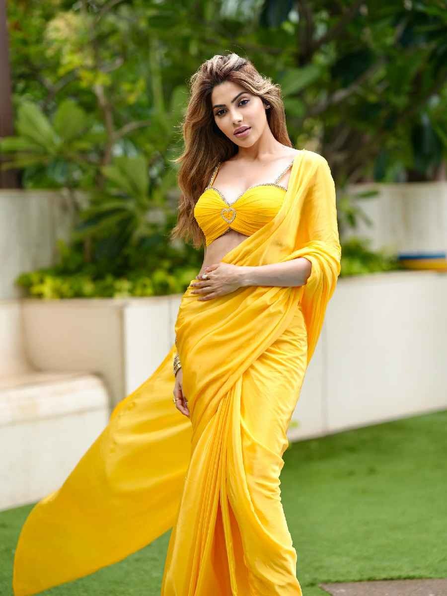 साडीत खुललं निक्कीचं सौंदर्य - Marathi News | साडीत खुललं निक्कीचं सौंदर्य | Latest Photos at Lokmat.com