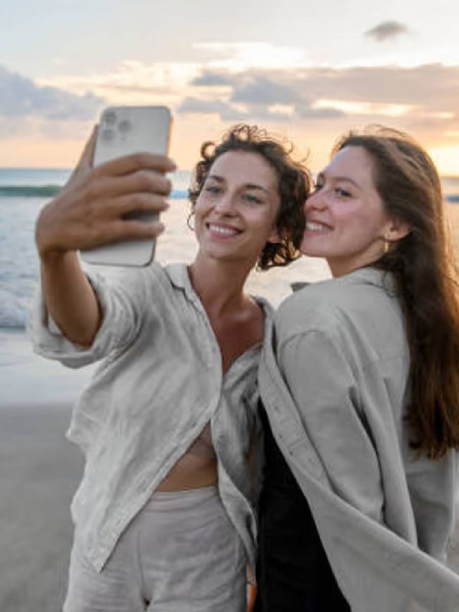 खरा मित्र कसा ओळखायचा? - Marathi News | खरा मित्र कसा ओळखायचा? | Latest Photos at Lokmat.com