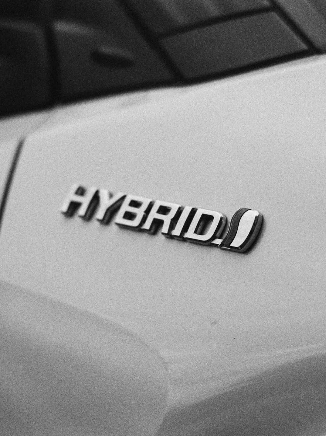 हायब्रीड कार म्हणजे काय? - Marathi News | हायब्रीड कार म्हणजे काय? | Latest Photos at Lokmat.com