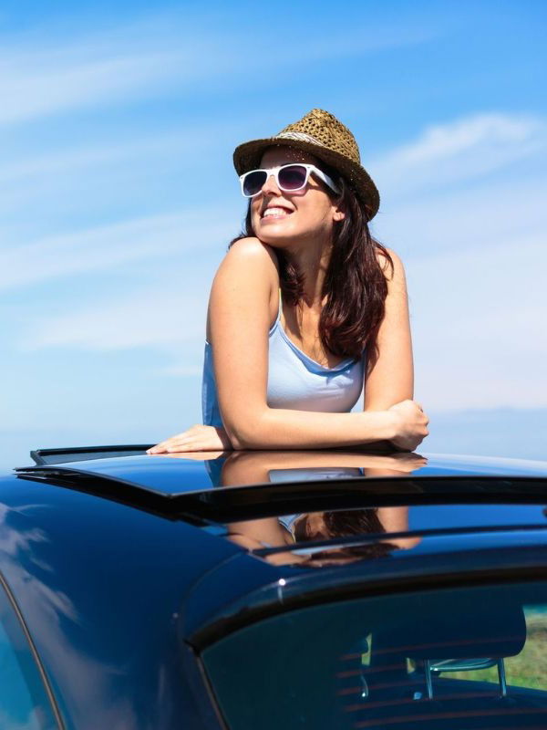 तुमच्या गाडीतील सनरूफचं खरं काम काय? - Marathi News | तुमच्या गाडीतील सनरूफचं खरं काम काय? | Latest Photos at Lokmat.com