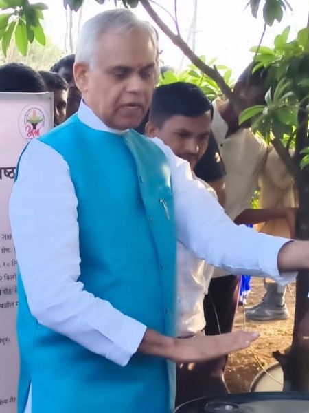 जीवामृत हेच नैसर्गिक शेतीचे 'अमृत'-राज्यपाल आचार्य देवव्रत - Marathi News | जीवामृत हेच नैसर्गिक शेतीचे 'अमृत'-राज्यपाल आचार्य देवव्रत | Latest Photos at Lokmat.com