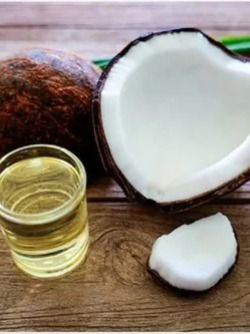 खोबरे आरोग्यासाठी खूप फायदेशीर, शरीर निरोगी राहण्यास मदत - Marathi News | खोबरे आरोग्यासाठी खूप फायदेशीर, शरीर निरोगी राहण्यास मदत | Latest Photos at Lokmat.com