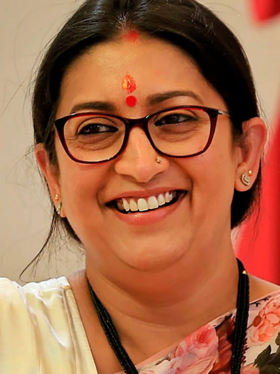 स्मृती इराणी यांची संपत्ती किती? - Marathi News | स्मृती इराणी यांची संपत्ती किती? | Latest Photos at Lokmat.com