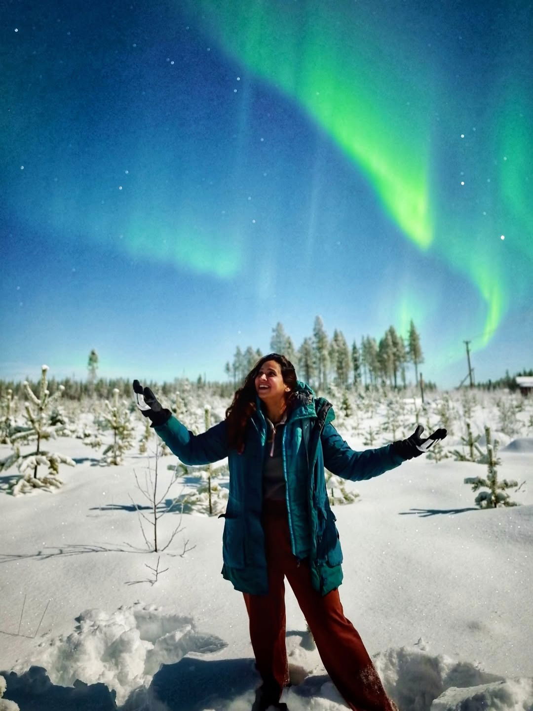 अभिनेत्रीनं घेतला 'नॉर्दन लाइट्स'चा जादुई अनुभव