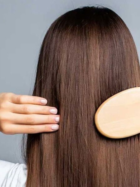 केसांची चांगली वाढ होण्यासाठी ५ सोपे उपाय - Marathi News | केसांची चांगली वाढ होण्यासाठी ५ सोपे उपाय | Latest Photos at Lokmat.com