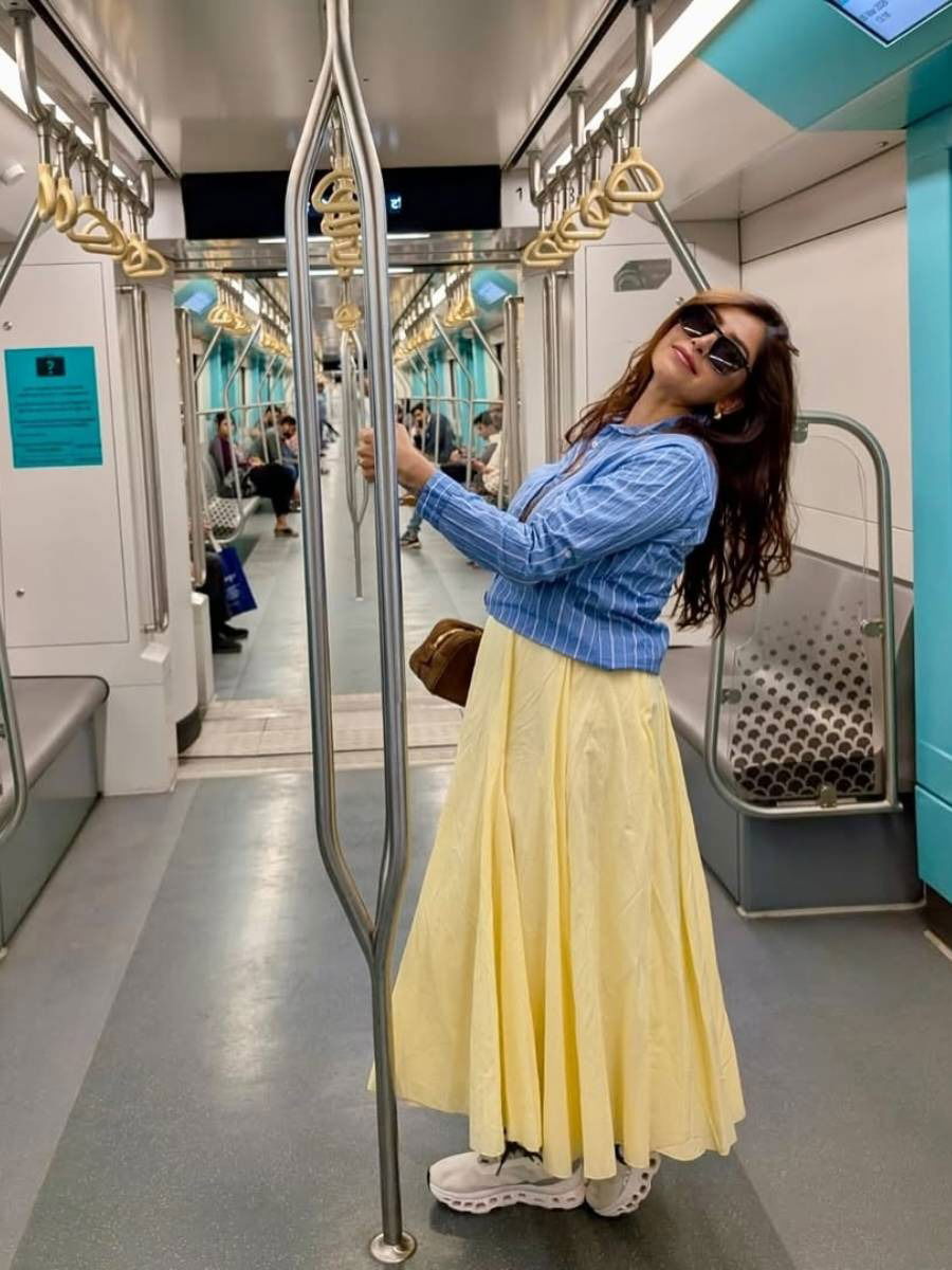 मराठी अभिनेत्रीची मेट्रोतून सफर! - Marathi News | मराठी अभिनेत्रीची मेट्रोतून सफर! | Latest Photos at Lokmat.com