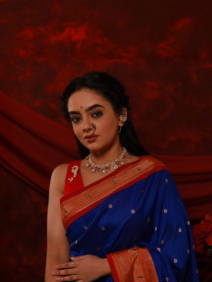 या लाजऱ्या गालावरी विरघळला चांदवा...! - Marathi News | या लाजऱ्या गालावरी विरघळला चांदवा...! | Latest Photos at Lokmat.com